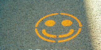 GambleAware fordert mehr Hinweise bezüglich Glücksspiel