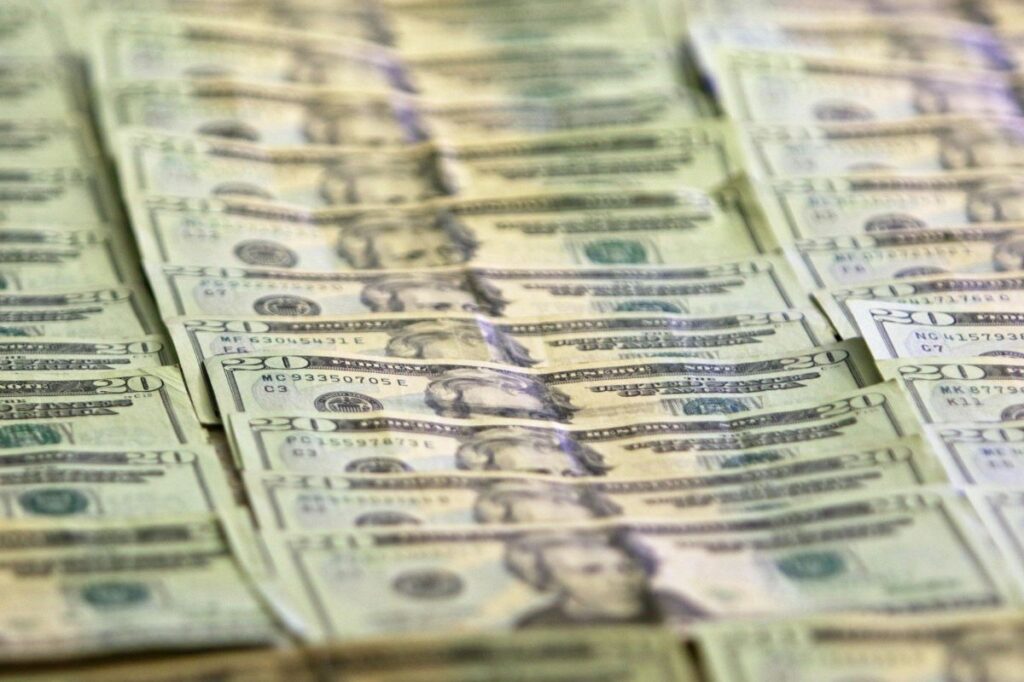 Zwei Lottospieler gewinnen den zweithöchsten Powerball-Jackpot aller Zeiten