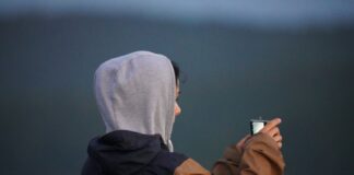 Einfluss von Prominenten und Influencern auf das Glücksspielverhalten junger Menschen wird untersucht