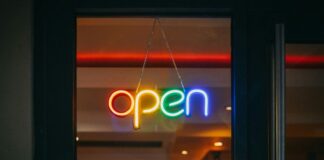 Besucher erwartet ein modernes Casino mit Nachhaltigkeit und Entertainment