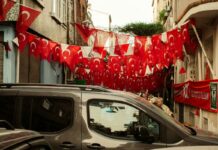 Türkischer Fußball: Acht Personen verhaftet und Ermittlungen gegen 1.024 Spieler In der Türkei erschüttert ein Wettskandal den Fußball