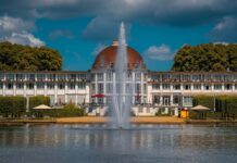 Fake-Werbung mit Casino Baden-Baden lockt Nutzer in Kostenfallen Betrüger nutzen den Namen des Casino Baden-Baden für Fake-Werbung