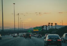 Elon Musks Vegas Loop: Spart Zeit, aber löst er wirklich Las Vegas’ Verkehrsproblem? Elon Musks Vegas Loop funktioniert technisch, stößt in Las Vegas aber an klare Grenzen