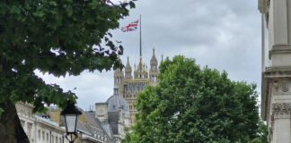 Britische Regierung prüft Erhöhung der Gebühren für Glücksspiel-Lizenzen Die britische Regierung erwägt eine Erhöhung der Gebühren für Glücksspiel-Lizenzen