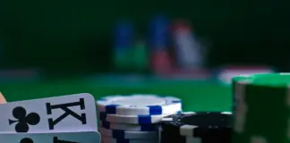 PokerStars SCOOP-Serie überschreitet 1,5 Milliarden Dollar an Gesamtpreisen Pokerkarten und Chips