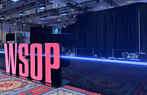 WSOP erster Tag und ein geheimnisvoller Vorhang.