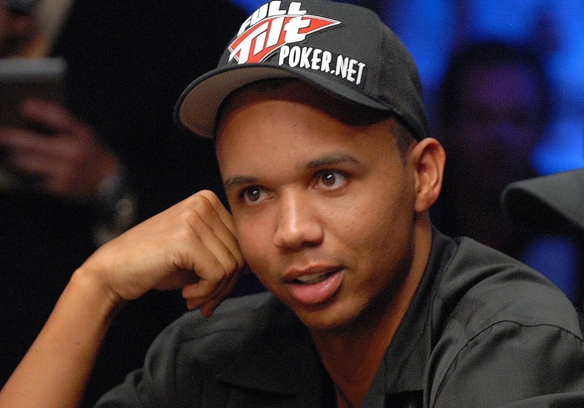Phil Ivey am Pokertisch.