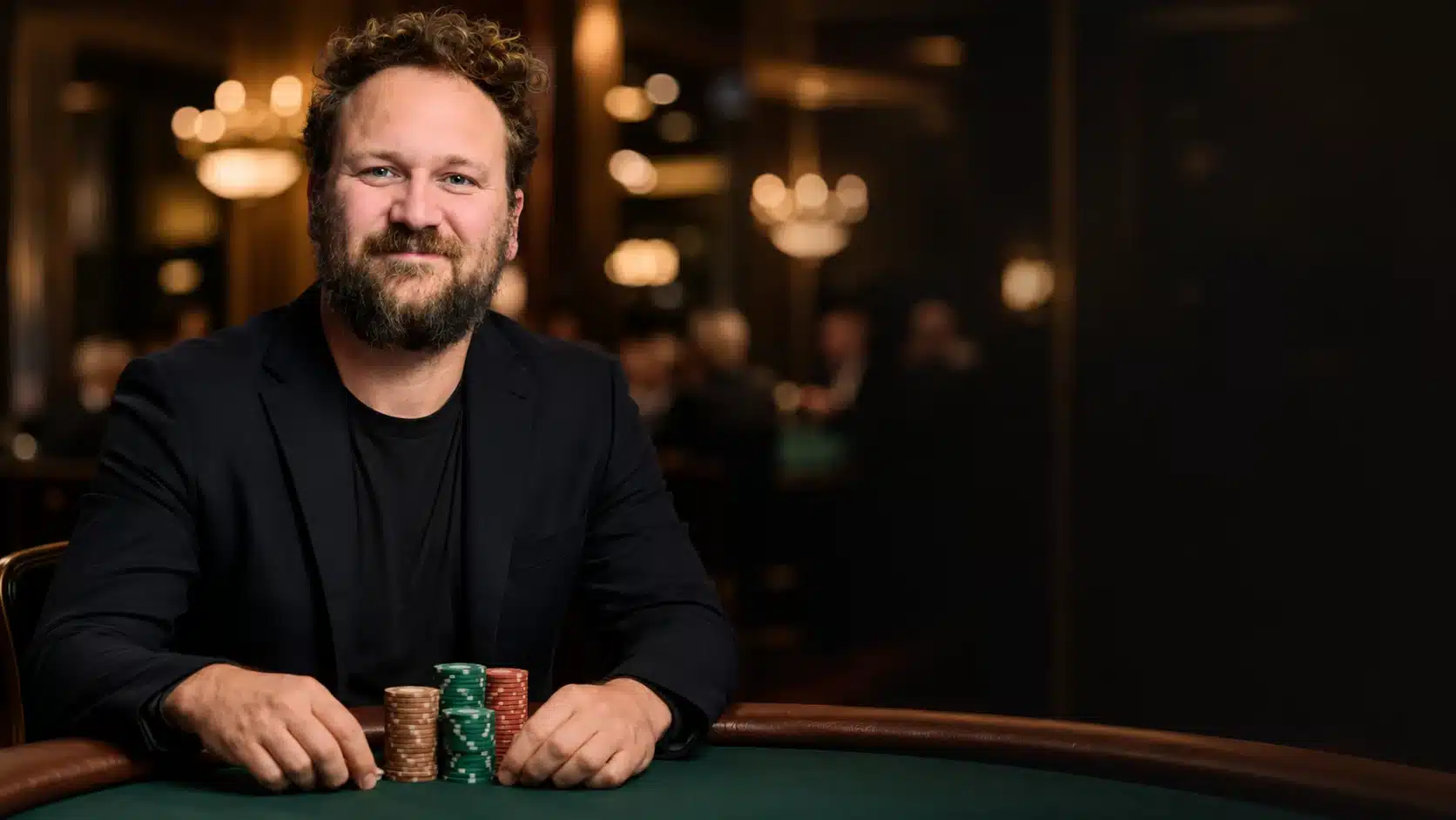 Brian Smith spendet $100.000 an Wohltätigkeit