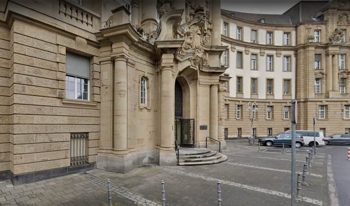 Oberlandesgericht Köln Fassade.