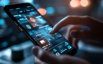 Vastuullinen pelaaminen tiukemmassa valvonnassa Suomessa Käsi pitää mobiililaitetta, jonka näytöllä näkyy vastuullisen pelaamisen työkaluja digitaalisessa kasinoympäristössä.