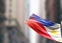 필리핀, 불법 도박 웹사이트 약 9,000개 폐쇄 휘날리는 필리핀 국기