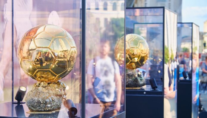 Ballon-dor-2026 2026년 발롱도르 수상자로 야말과 음바페로 치열한 예측을 펼치고 있는 베팅 플랫폼