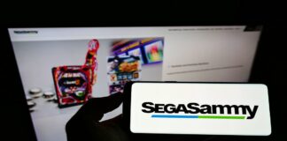 세가사미 게임을 모바일과 PC로 즐기고 있다.