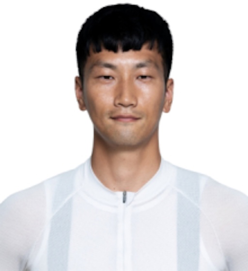 흰색 유니폼을 입고 정면을 바라보고 있는 경륜 선수의 프로필 사진.