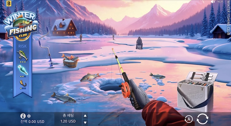 Winter Fishing Club 낚시게임 장면으로 얼어붙은 호수에서 낚싯대를 사용해 물고기를 잡는 테마형 게임 화면