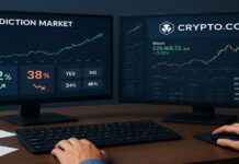 Kalshi en Crypto.com richten coalitie op voor prediction markets Computerschermen met voorspellingsmarkt en crypto.com