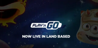 Play’n GO-logotyp med texten "Nu live på landbaserade casinon" mot färgglad bakgrund.