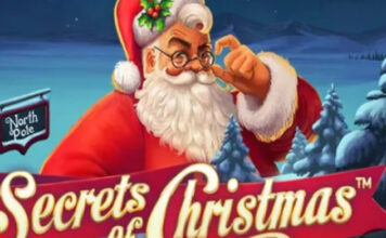 5 underhållande julslots att testa i december Illustration av jultomten framför texten Secrets of Christmas i vintrig miljö