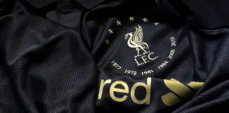 Närbild av svart Liverpool matchtröja