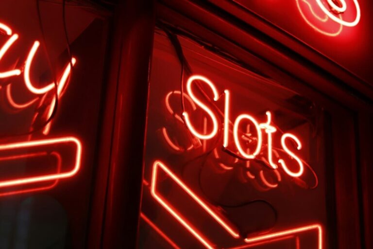 Red Slots Sign