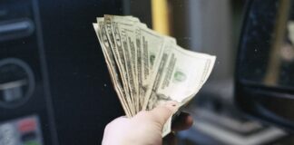 Drive By DraftKings Ready to ‘Double Down’ on Real-Money Gaming Fan of US dollar bills