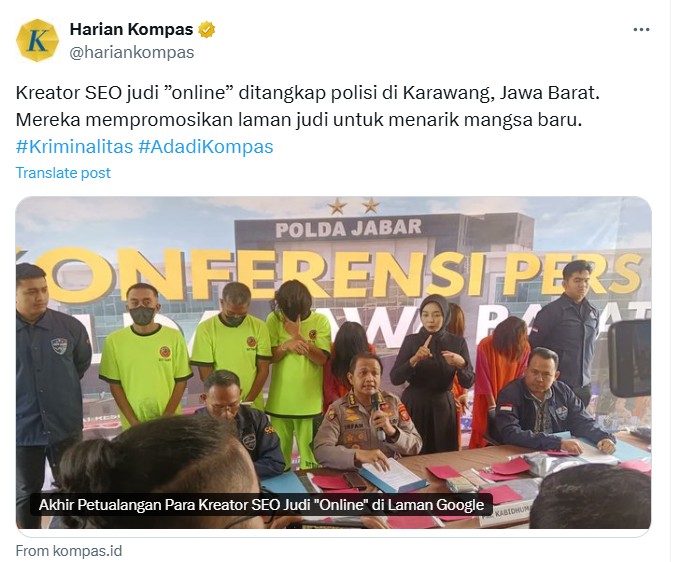 An X post from Harian Kompas featuring a photo taken at the West Java Regional Police press conference. The suspects, dressed in green and orange, stand behind police officials.
