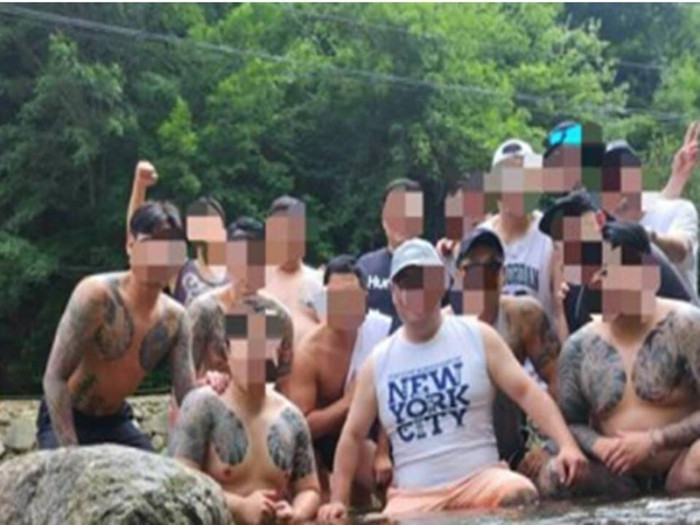 Suspected Jinseongpa gang members.