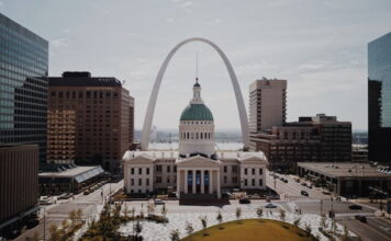 Missouri Launches Sports Betting With Eight Sportsbooks Now Live Today Downtown St. Louis skyline with Gateway Arch and historic courthouse building in the foreground.