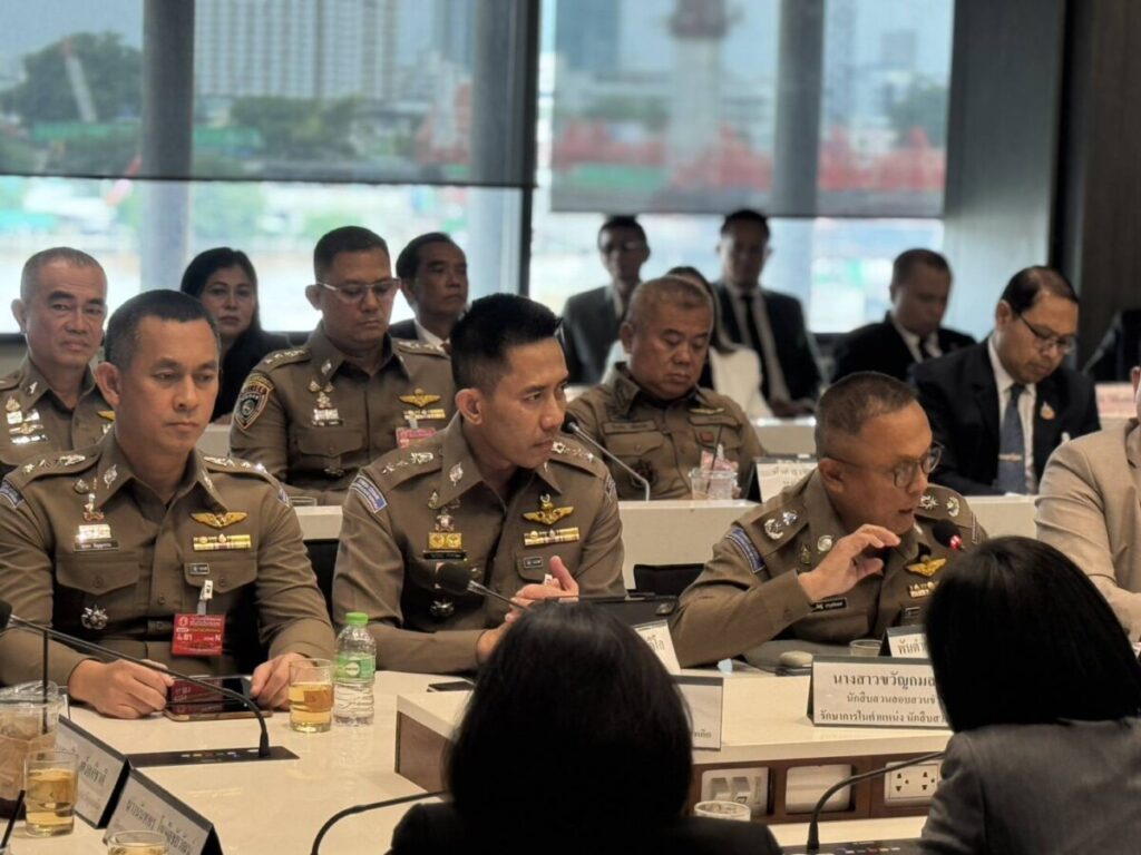 Technology Crime Suppression Division 4 officials speak at a meeting with the Royal Thai Police Commission earlier this month.