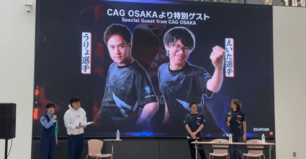 CAG Osaka e-sports players at an Osaka Prefectural Police anti-fraud and anti-gambling awareness event earlier this month.