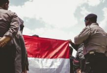 Indonesian Investigators Probe Video of Police Officer Gambling Online While on Duty Indonesia