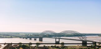 View of the Hernando de Soto Bridge connecting Memphis to Arkansas across the Mississippi River