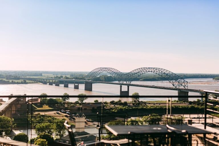 View of the Hernando de Soto Bridge connecting Memphis to Arkansas across the Mississippi River