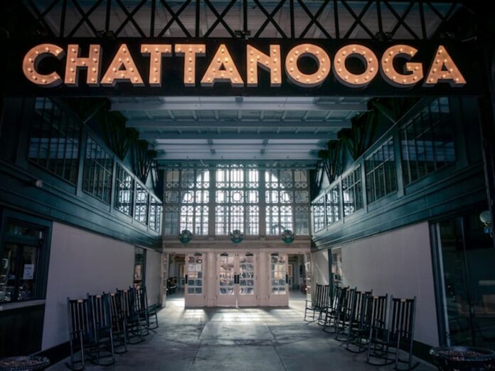Modo Casino Becomes Latest Sweepstakes Operator to Exit Tennessee as 30+ Platforms Pull Back Interior of a Chattanooga train-station style terminal with a large illuminated “CHATTANOOGA” marquee sign above empty seating