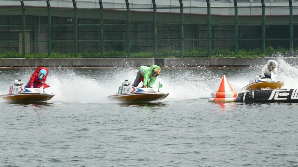 A Japanese kyotei (boat racing) event.