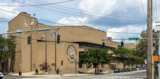 The exterior of the New Haven, CT police station.