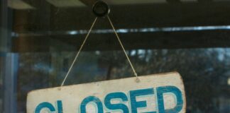 Russian e-Pay Platform Closes Down Over Online Casino Links Report Closed sign