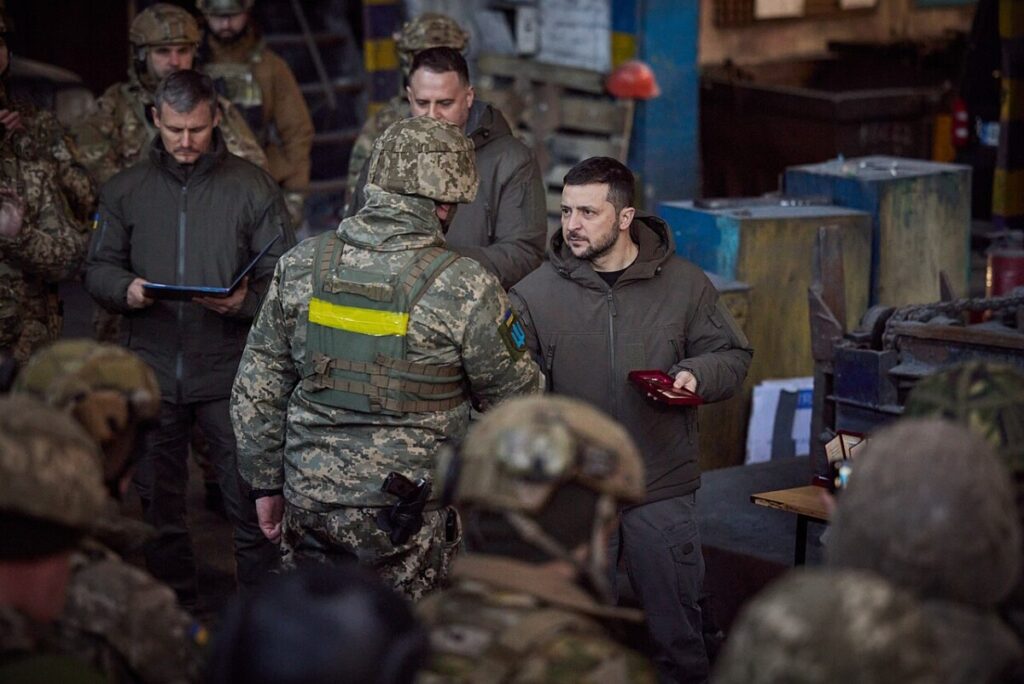 President Volodymyr Zelensky meets Ukrainian soldiers.