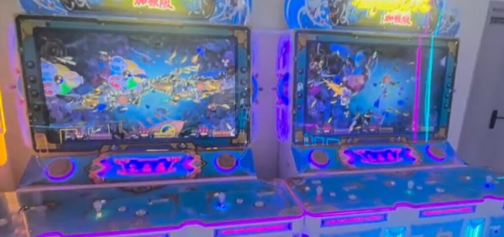 香港警察、釣りゲーム賭博場を摘発し8人逮捕