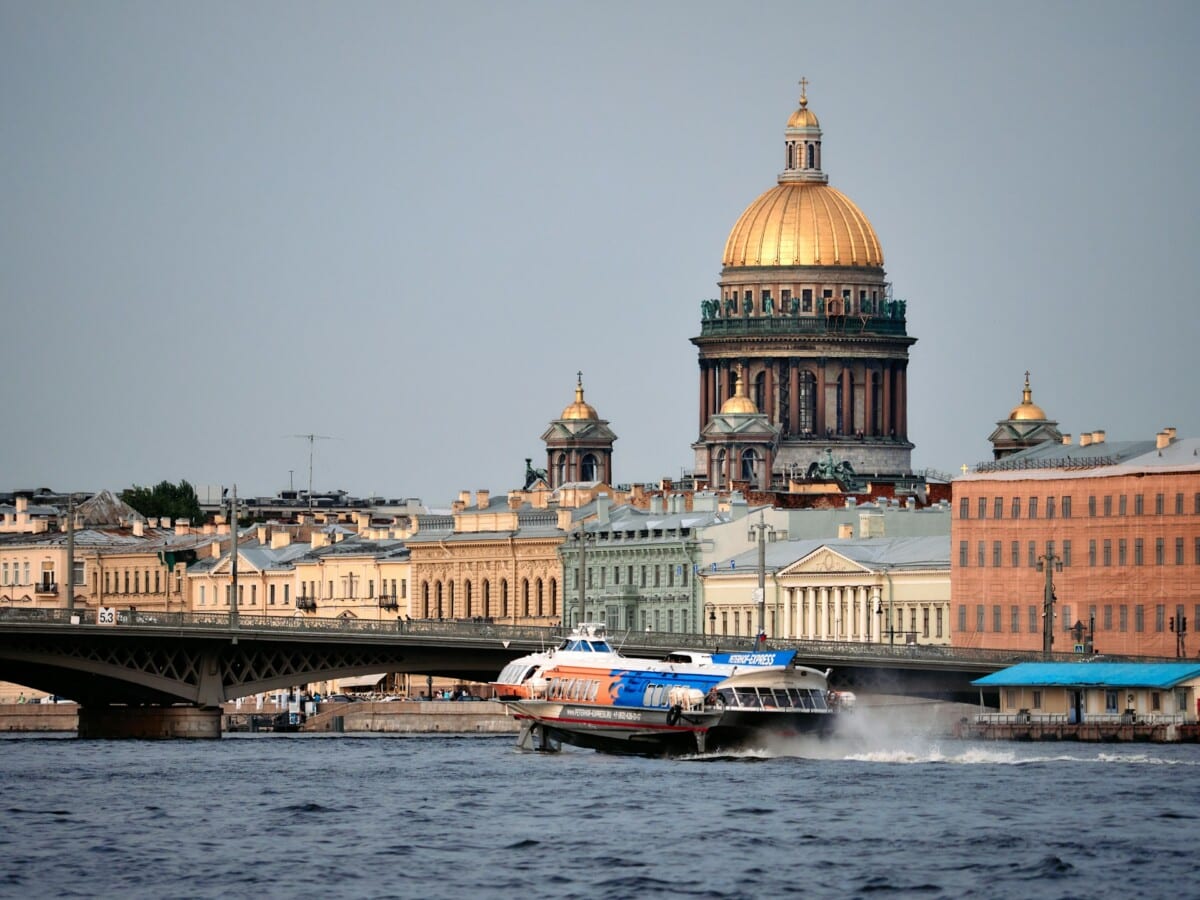 PokerWireDaily — Russian FSB Confiscates ‘Bags of Cash’ in Raid on Online Casino Payment Platform