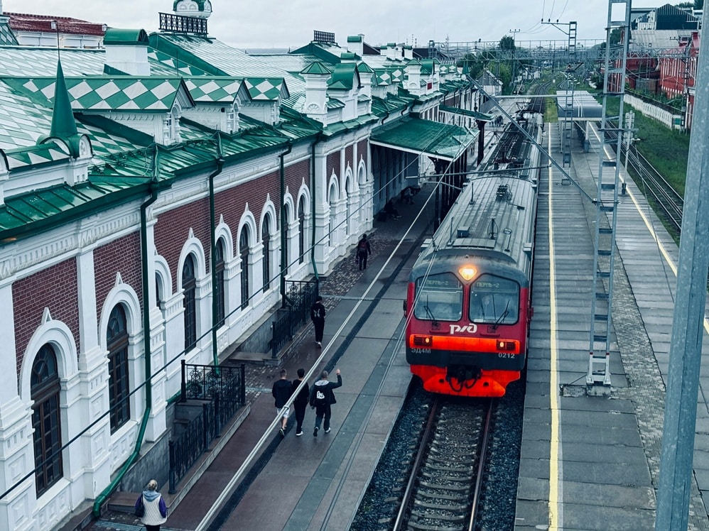 Russian Teen Ran Betting Den Next to a Train Station, Say Police